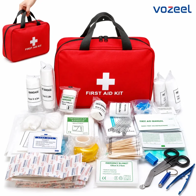 Ein rotes Erste-Hilfe-Set aus großem, wasserdichtem Nylon